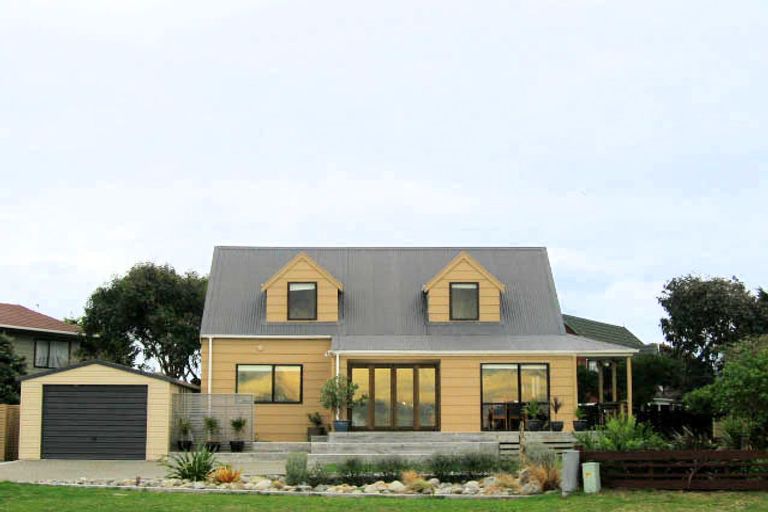 Photo of property in 264 Manly Street, Paraparaumu Beach, Paraparaumu, 5032