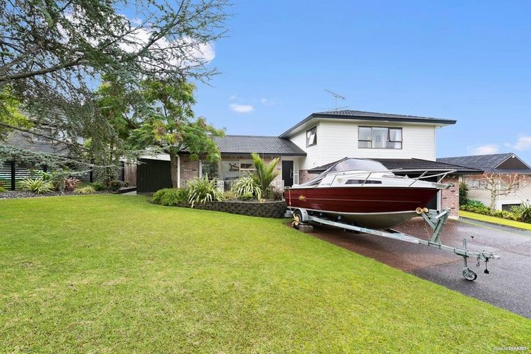 Photo of property in 17 Amante Crescent, Mairangi Bay, Auckland, 0630