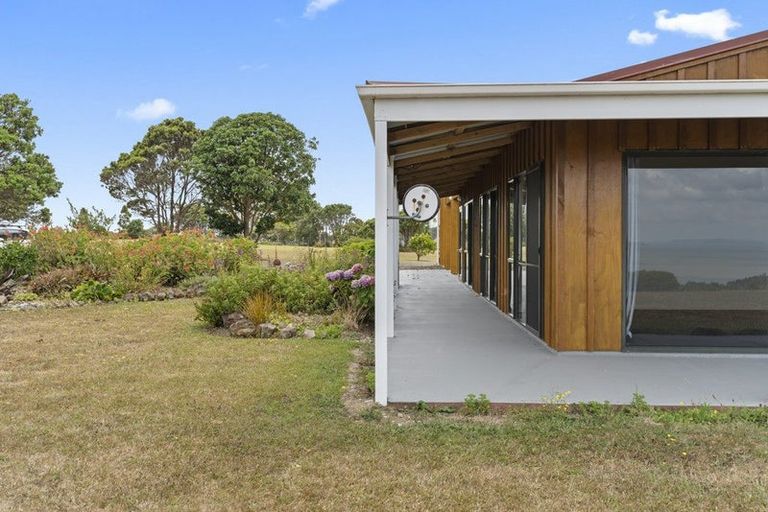 Photo of property in 986 Tinopai Road, Tinopai, Matakohe, 0593