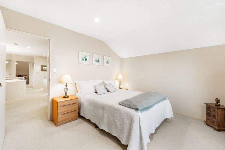 Photo of property in 2/56 Castor Bay Road, Castor Bay, Auckland, 0620