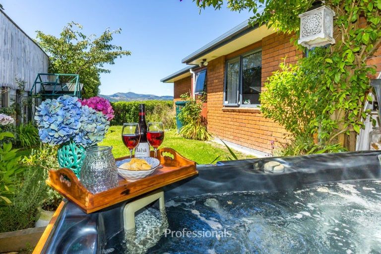 Photo of property in 53 Riverstone Drive, Riverstone Terraces, Upper Hutt, 5018