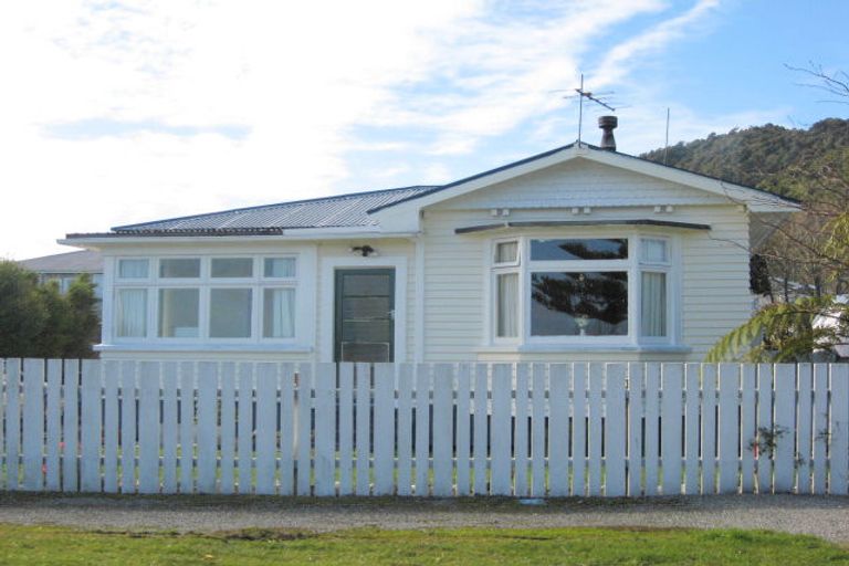 Photo of property in 69 Nelson Quay, Cobden, Greymouth, 7802