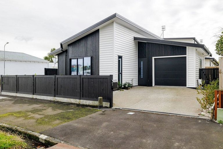 Photo of property in 83 Victoria Avenue, Palmerston North, 4410