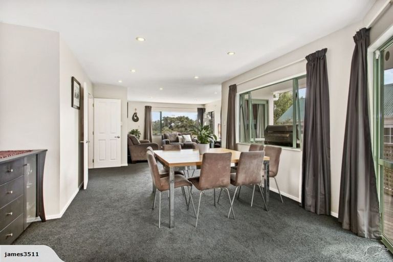 Photo of property in 17 Chedworth Drive, Glenfield, Auckland, 0629