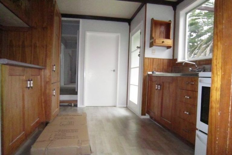 Photo of property in 38 Thornlow Street, Glendene, Auckland, 0602