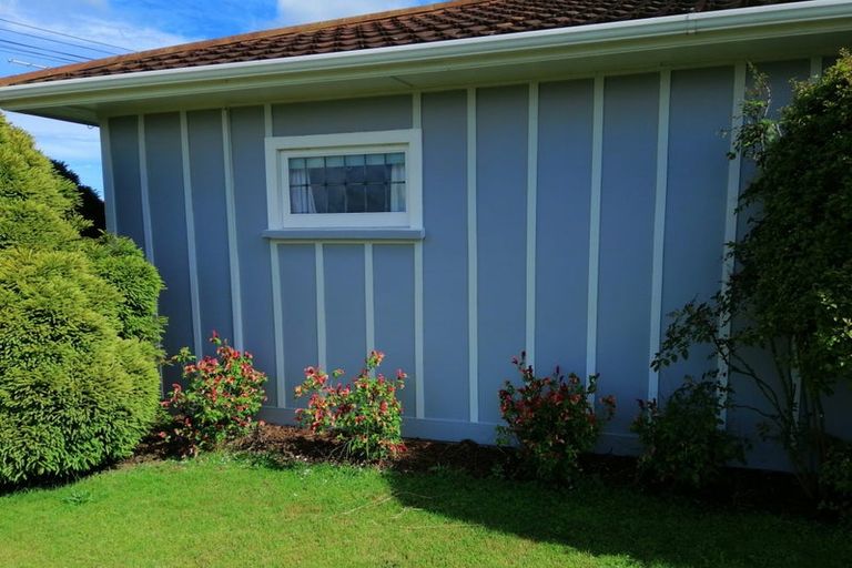 Photo of property in 10 Tukapa Street, Westown, New Plymouth, 4310