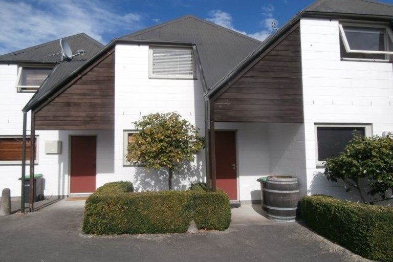 Photo of property in 2/30 Clissold Street, Merivale, Christchurch, 8014