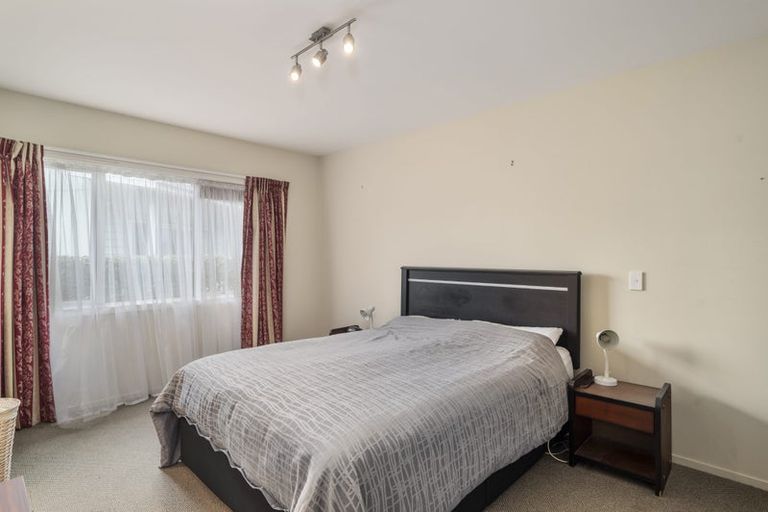 Photo of property in 2/47 Te Hatepe Avenue, Taupo, 3330