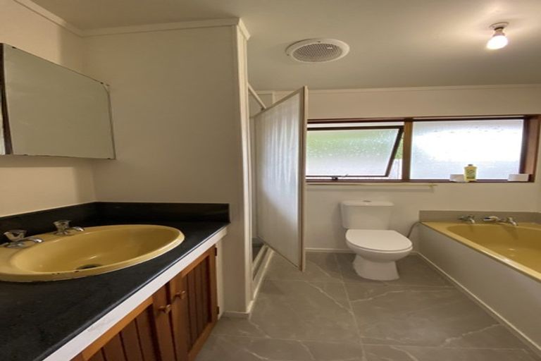 Photo of property in 10 Wesleydale Place, Papakura, 2110