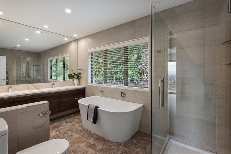 Photo of property in 5 Vista Place, Huntsbury, Christchurch, 8022