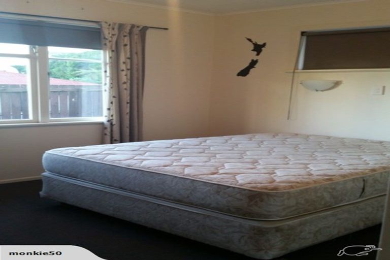 Photo of property in 56 Salford Street, Newlands, Wellington, 6037