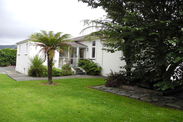 Photo of property in 33 Rhodes Street, Waimate, 7924