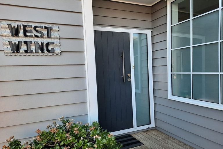 Photo of property in 748 Whangaparaoa Road, Manly, Whangaparaoa, 0930