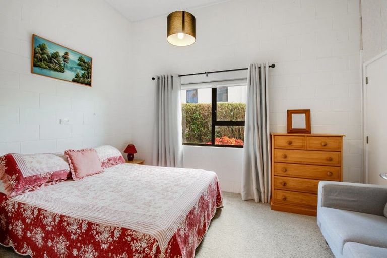 Photo of property in 124 Pacific Parade, Army Bay, Whangaparaoa, 0930