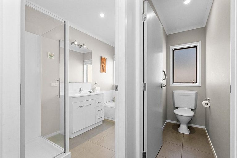 Photo of property in 5 Ara Kahika Lane, One Tree Point, 0118