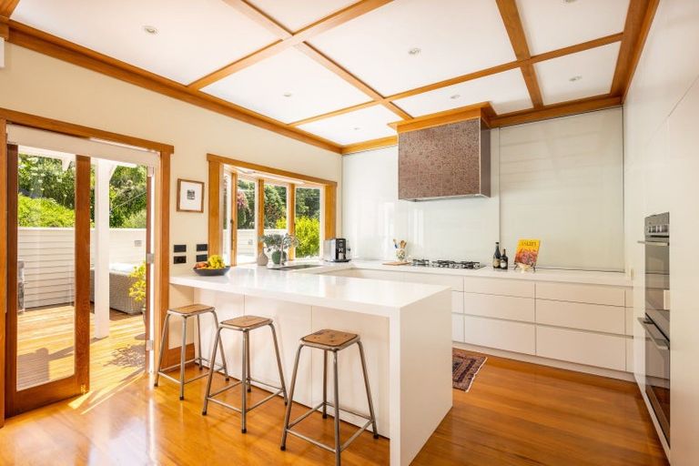 Photo of property in 83 Brougham Street, New Plymouth, 4310