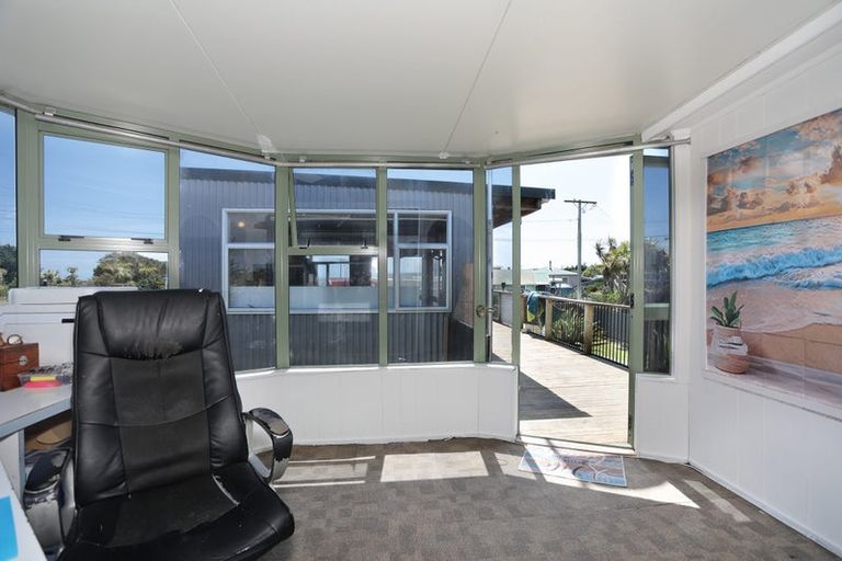 Photo of property in 75 Punga Street, Tangimoana, 4822