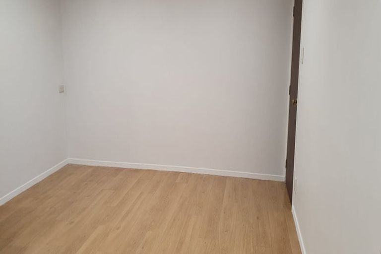 Photo of property in 20 Durham Street, Te Atatu Peninsula, Auckland, 0610