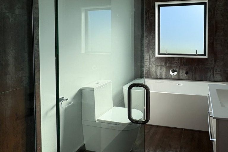 Photo of property in 16 Koral Lane, Broomfield, Christchurch, 8042