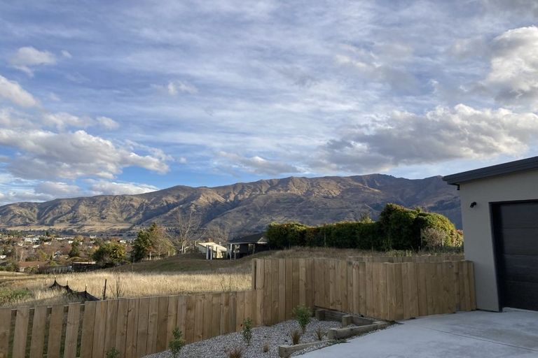 Photo of property in 32 Clearview Street, Wanaka, 9305