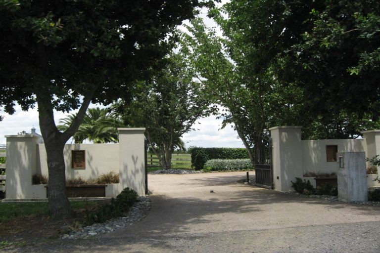 Photo of property in 111 Stan Wright Road, Karaka, Papakura, 2580