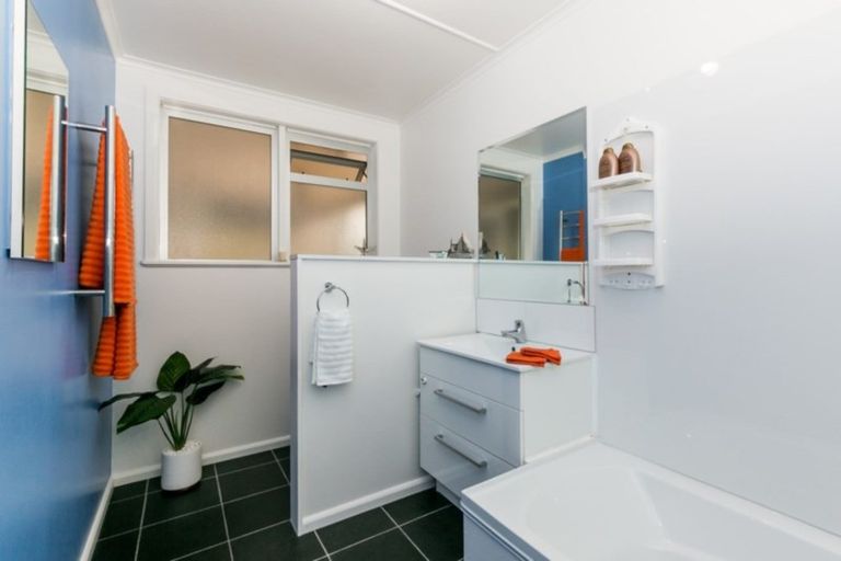 Photo of property in 36 Plassey Street, Havelock North, 4130