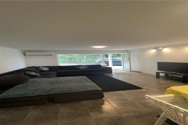 Photo of property in 158 Carlisle Road, Northcross, Auckland, 0632