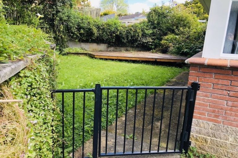 Photo of property in 1 Mawson Avenue, Torbay, Auckland, 0630