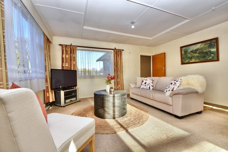 Photo of property in 22 Taylor Street, Carterton, 5713