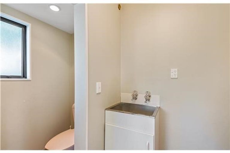 Photo of property in 8/36 Mathesons Road, Phillipstown, Christchurch, 8011