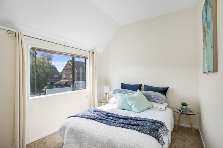 Photo of property in 9/17 Randwick Crescent, Moera, Lower Hutt, 5010