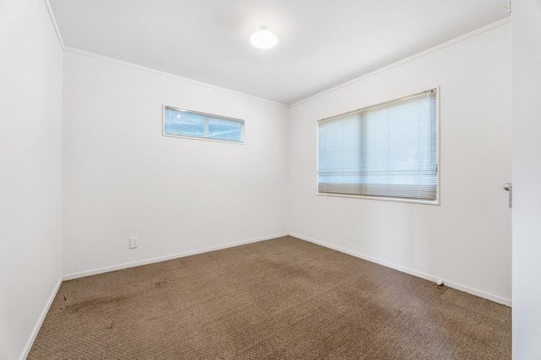 Photo of property in 122 Sandspit Road, Shelly Park, Auckland, 2014