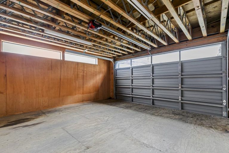 Photo of property in 8 Owhiro Bay Parade, Island Bay, Wellington, 6023