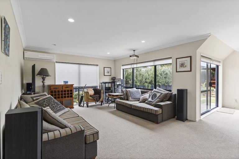 Photo of property in 28 Ina Ville Drive, Pukekohe, 2120