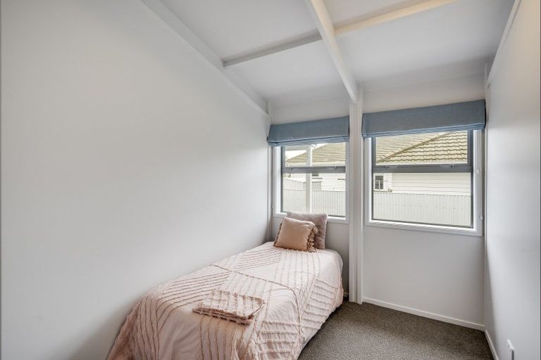 Photo of property in Lantern Light Takeaways, 1012 Willowpark Road North, Mayfair, Hastings, 4122