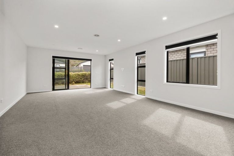 Photo of property in 10 Pihoihoi Place, Kenepuru, Porirua, 5022