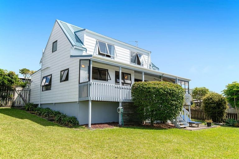 Photo of property in 18 Kotuku Place, Snells Beach, 0920