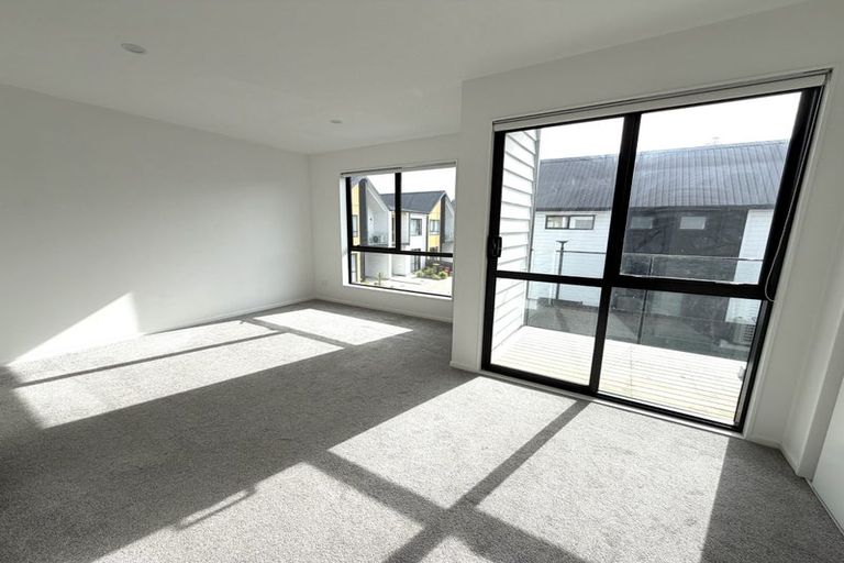 Photo of property in 75 Papatupu Way, Kumeu, 0810