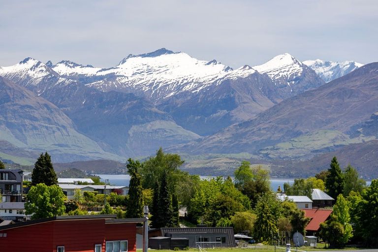 Photo of property in 99 Kings Drive, Wanaka, 9305
