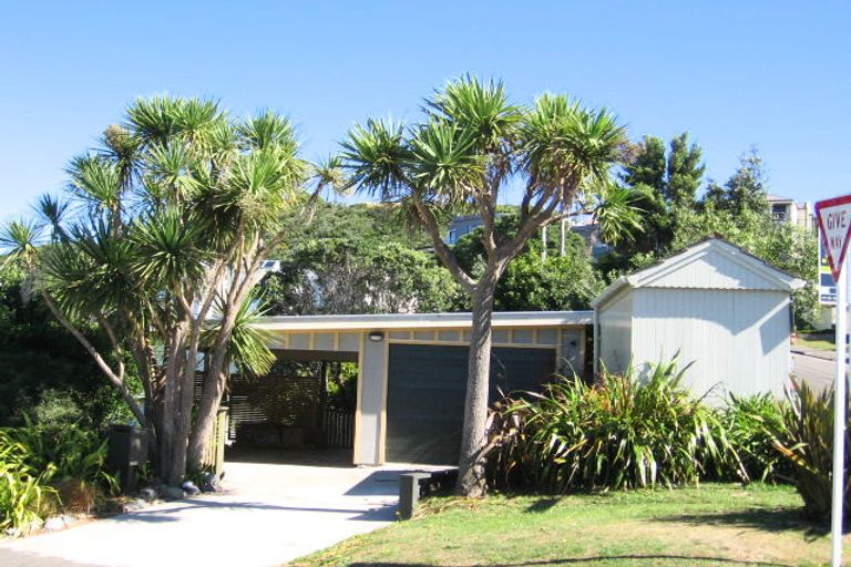 Photo of property in 46a Waru Street, Khandallah, Wellington, 6035