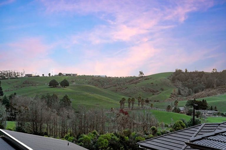 Photo of property in 32 Leathem Crescent, Pokeno, 2402