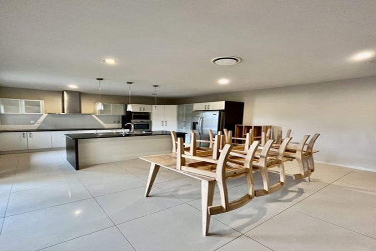 Photo of property in 12 Northbrook Close, Greenhithe, Auckland, 0632