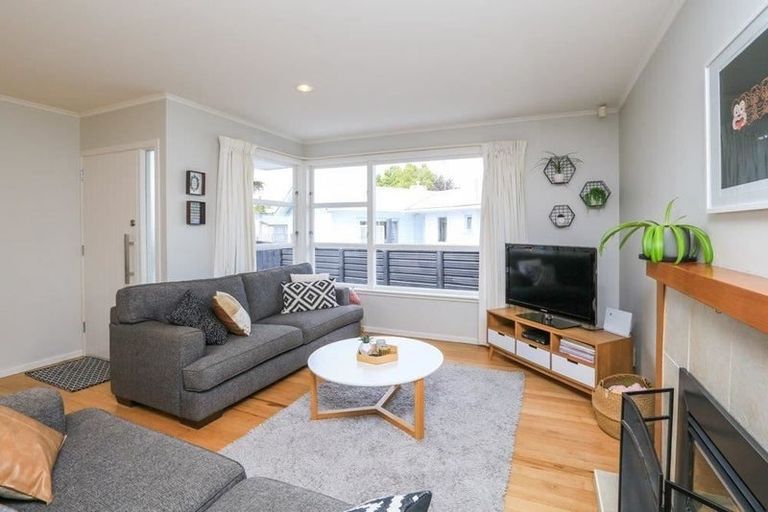 Photo of property in 12 Manapouri Place, Glenview, Hamilton, 3206