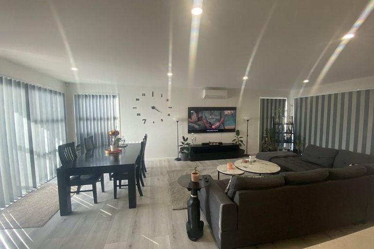 Photo of property in 1 Leatherwood Road, Takanini, 2110