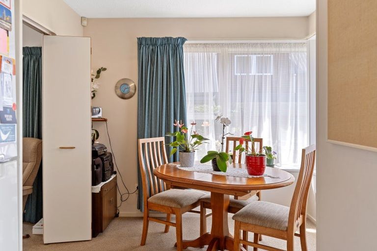 Photo of property in 3/35 Avonhead Road, Avonhead, Christchurch, 8042