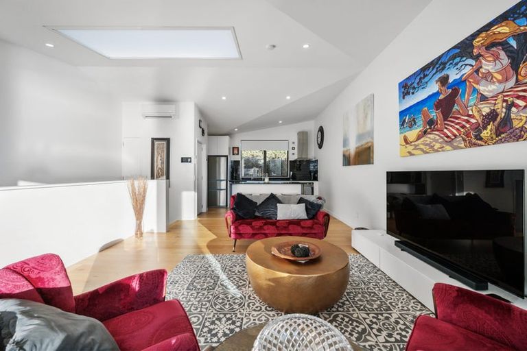 Photo of property in 1/18 Oriental Terrace, Oriental Bay, Wellington, 6011