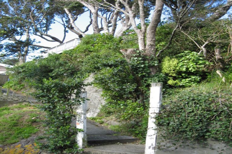 Photo of property in 7 Grove Road, Kelburn, Wellington, 6012