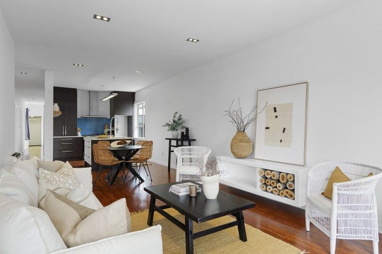 Photo of property in 130 Saint Martins Road, Saint Martins, Christchurch, 8022