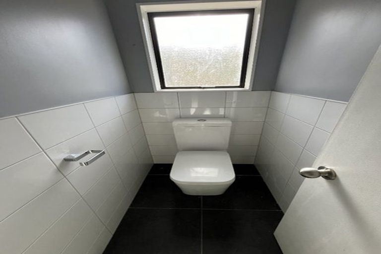 Photo of property in 52c Westhaven Drive, Tawa, Wellington, 5028