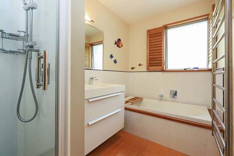 Photo of property in 19 Muritai Crescent, Havelock North, 4130